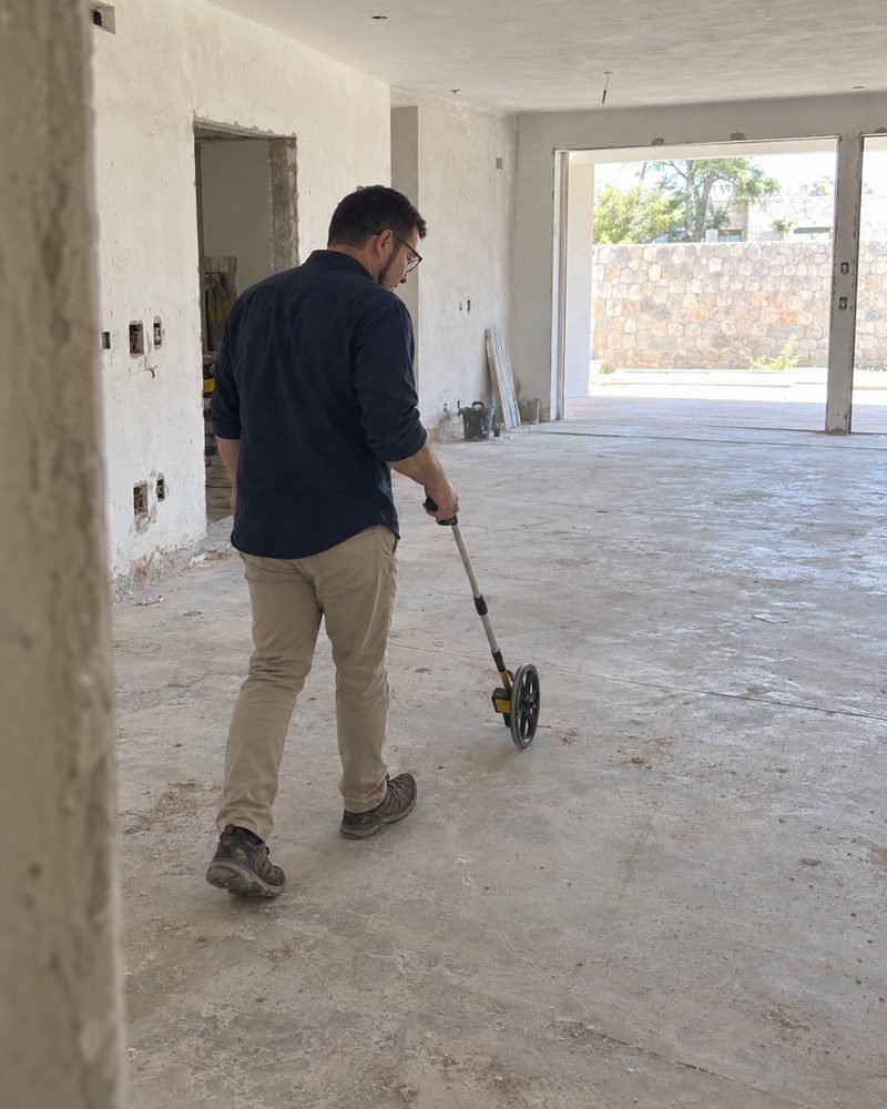 Levantamiento arquitectónico de inmueble mediante medición en sitio